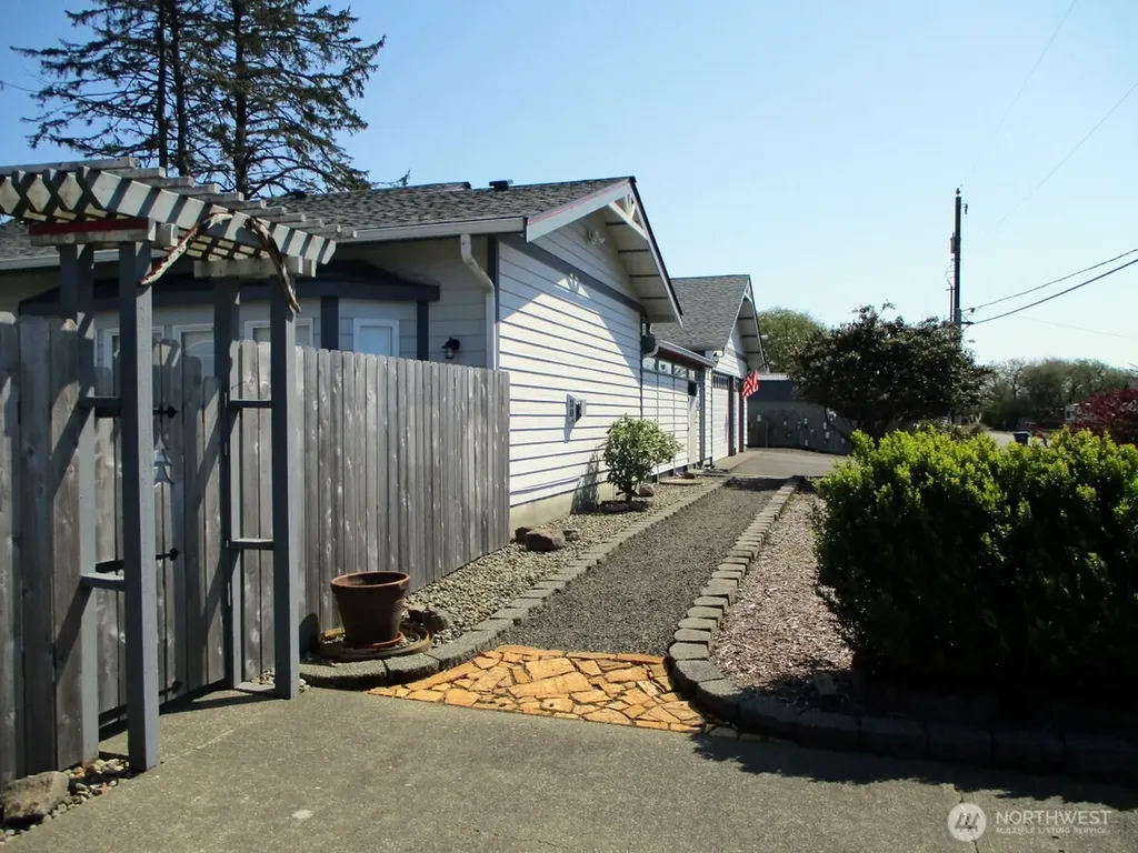 448 Octopus Avenue NE Ocean Shores WA 98569