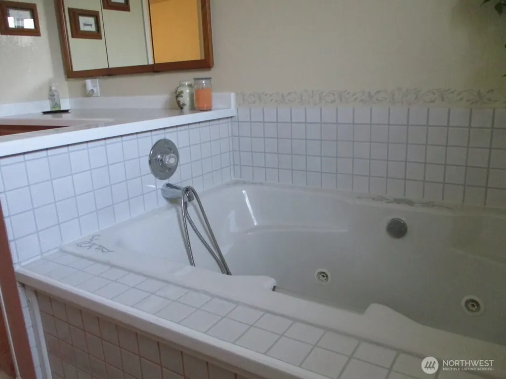 448 Octopus Avenue NE Ocean Shores WA 98569