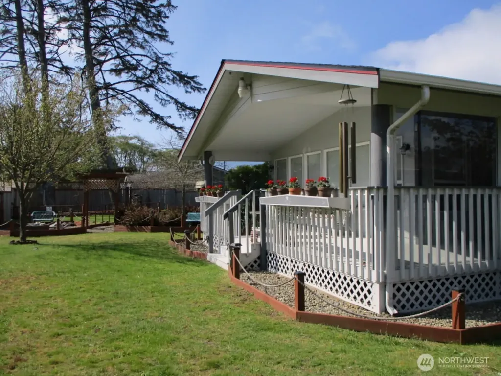 448 Octopus Avenue NE Ocean Shores WA 98569