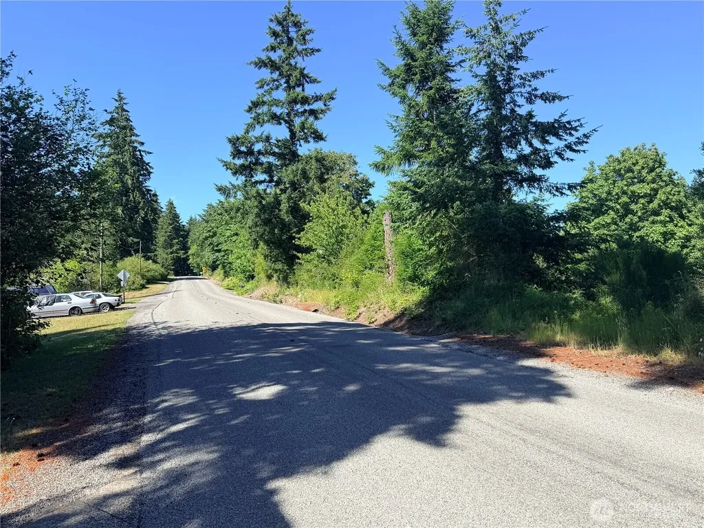 2721 158th Avenue SW Lakebay WA 98340