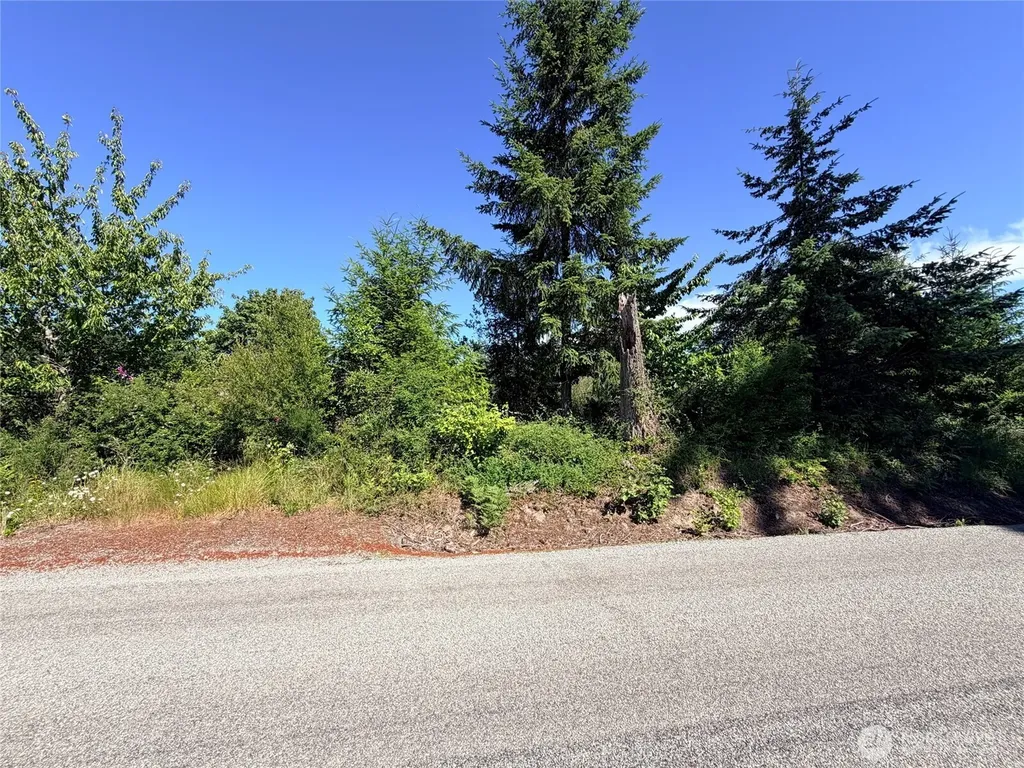 2721 158th Avenue SW Lakebay WA 98340