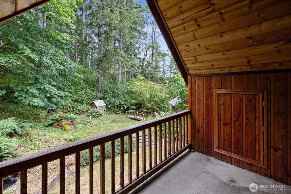 35414 87th Avenue E Eatonville WA 98328