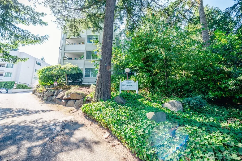 17417 Ashworth Avenue N Shoreline WA 98133