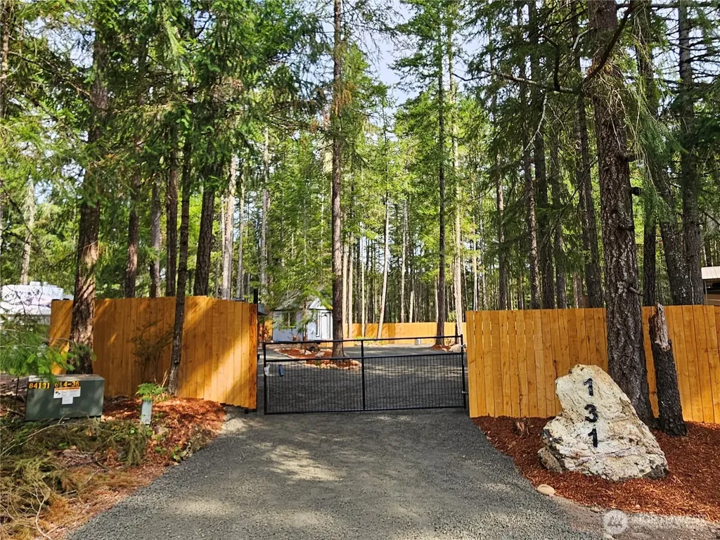 131 N Buckhorn Way Hoodsport WA 98548