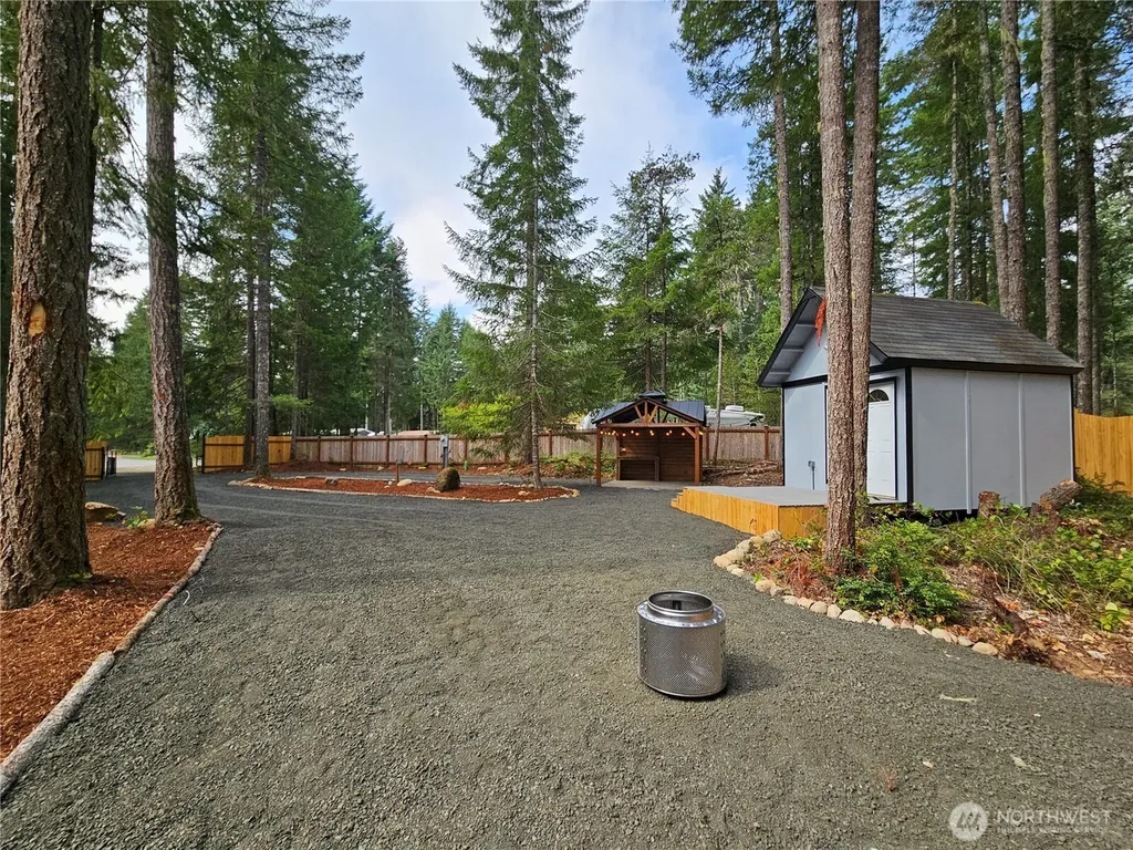 131 N Buckhorn Way Hoodsport WA 98548