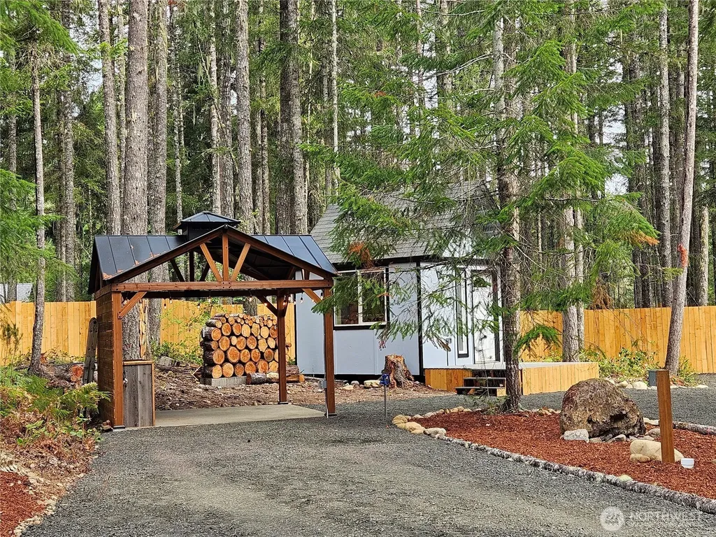 131 N Buckhorn Way Hoodsport WA 98548
