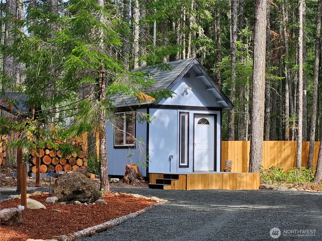 131 N Buckhorn Way Hoodsport WA 98548