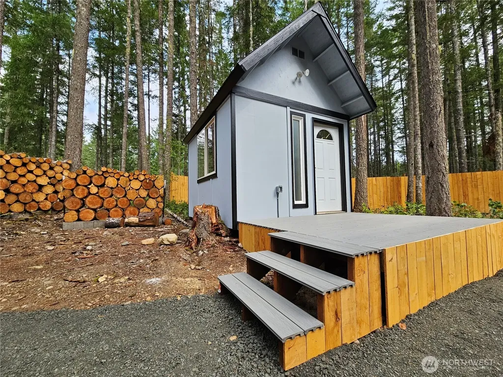 131 N Buckhorn Way Hoodsport WA 98548