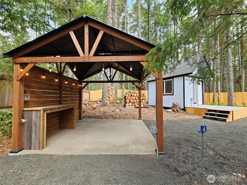 131 N Buckhorn Way Hoodsport WA 98548
