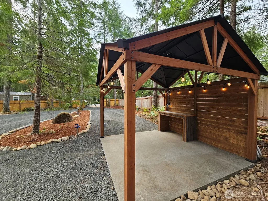 131 N Buckhorn Way Hoodsport WA 98548