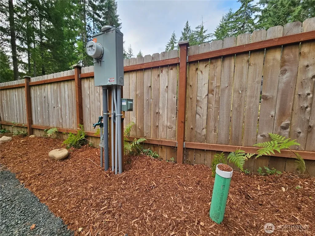 131 N Buckhorn Way Hoodsport WA 98548
