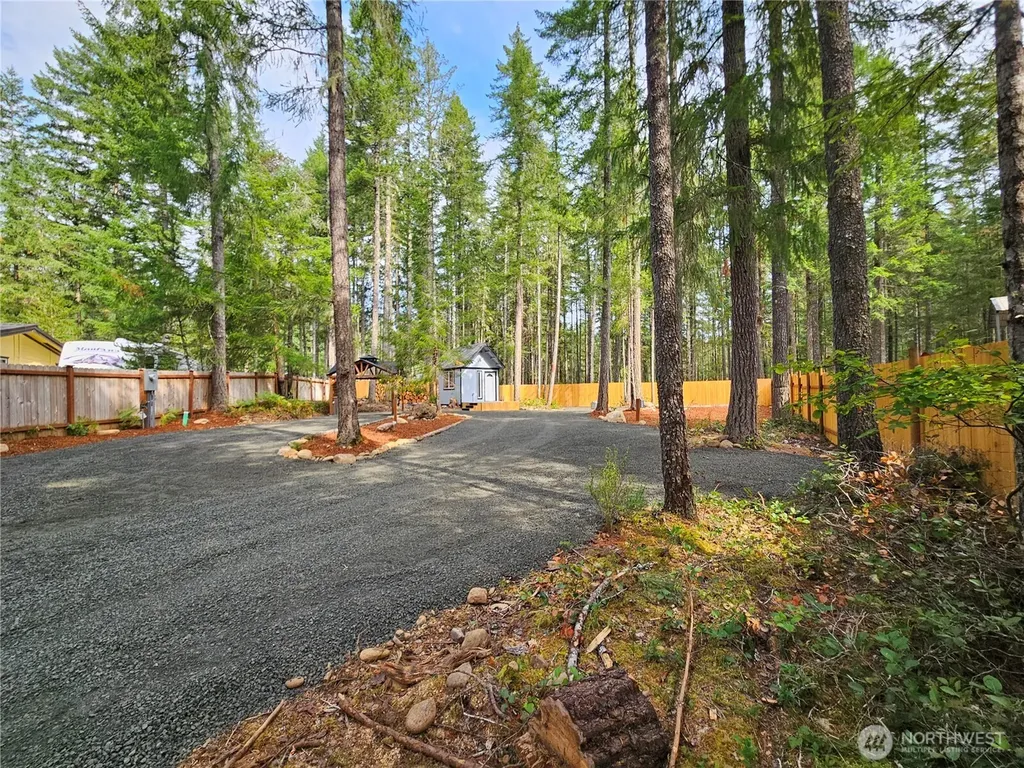 131 N Buckhorn Way Hoodsport WA 98548