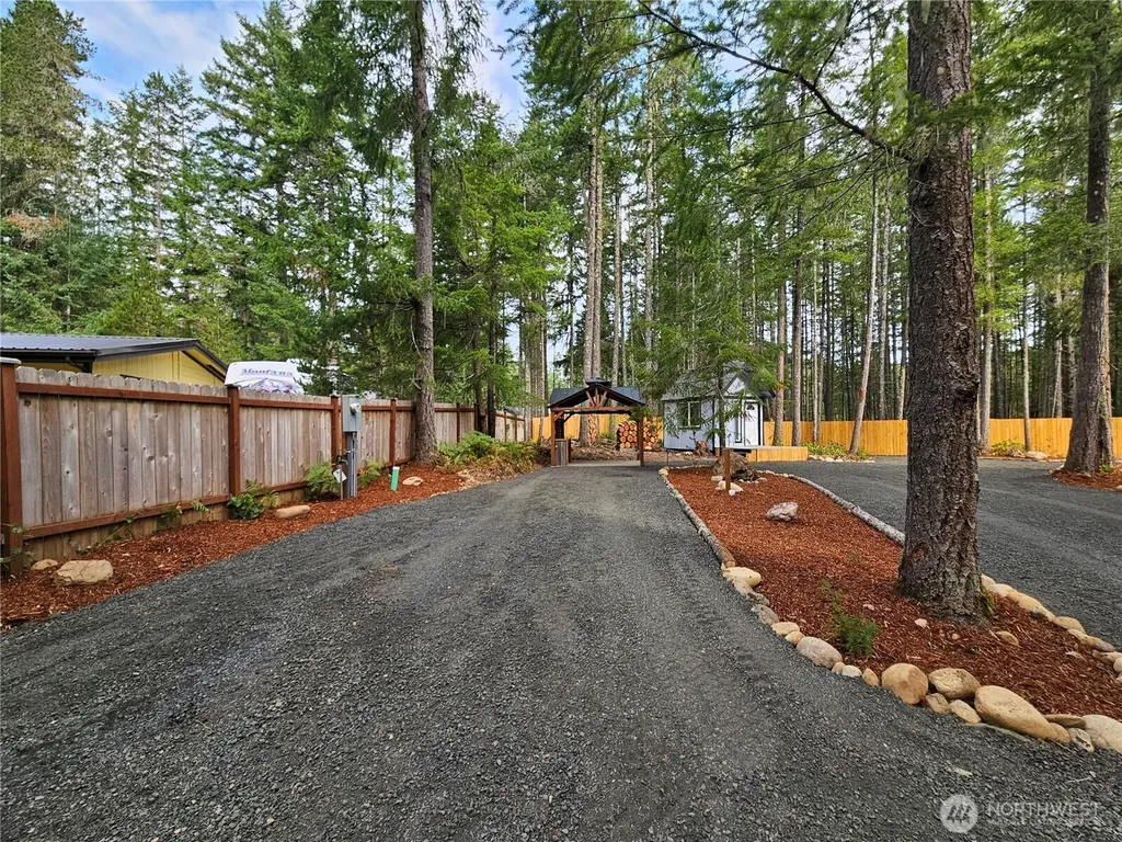 131 N Buckhorn Way Hoodsport WA 98548