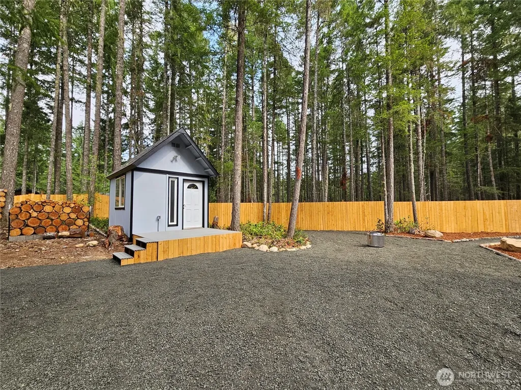 131 N Buckhorn Way Hoodsport WA 98548