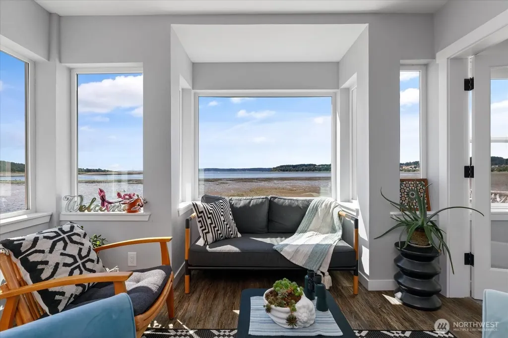 651 SE Bayshore Drive Oak Harbor WA 98277
