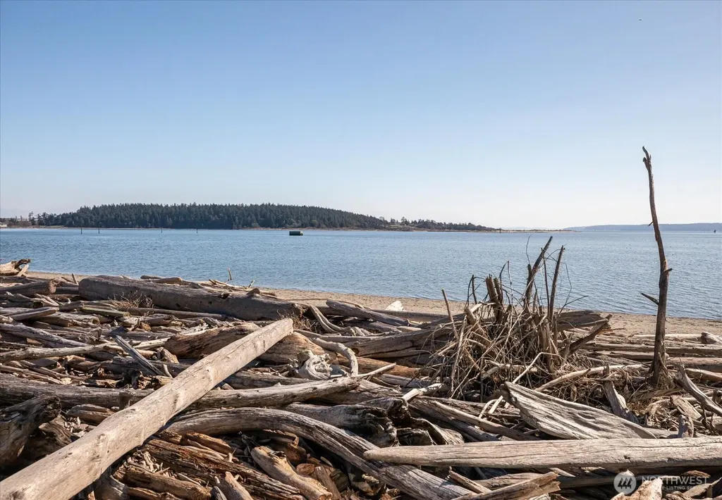 651 SE Bayshore Drive Oak Harbor WA 98277
