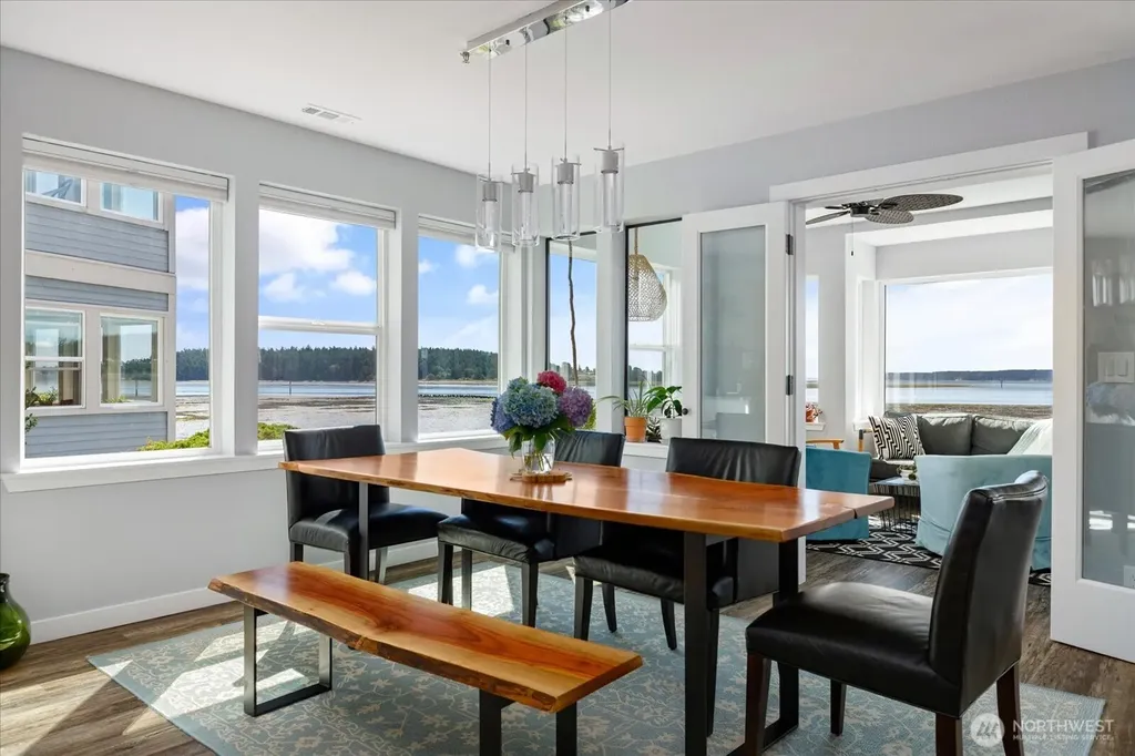 651 SE Bayshore Drive Oak Harbor WA 98277