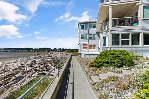 651 SE Bayshore Drive Oak Harbor WA 98277