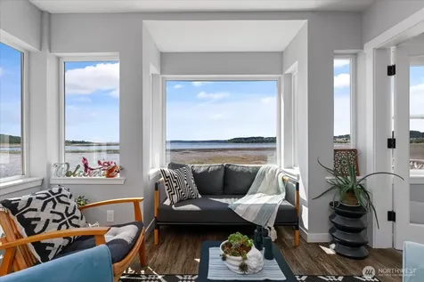 651 SE Bayshore Drive Oak Harbor WA 98277