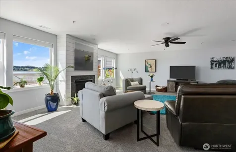 651 SE Bayshore Drive Oak Harbor WA 98277