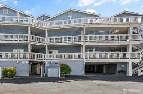 651 SE Bayshore Drive Oak Harbor WA 98277