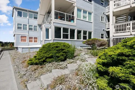 651 SE Bayshore Drive Oak Harbor WA 98277