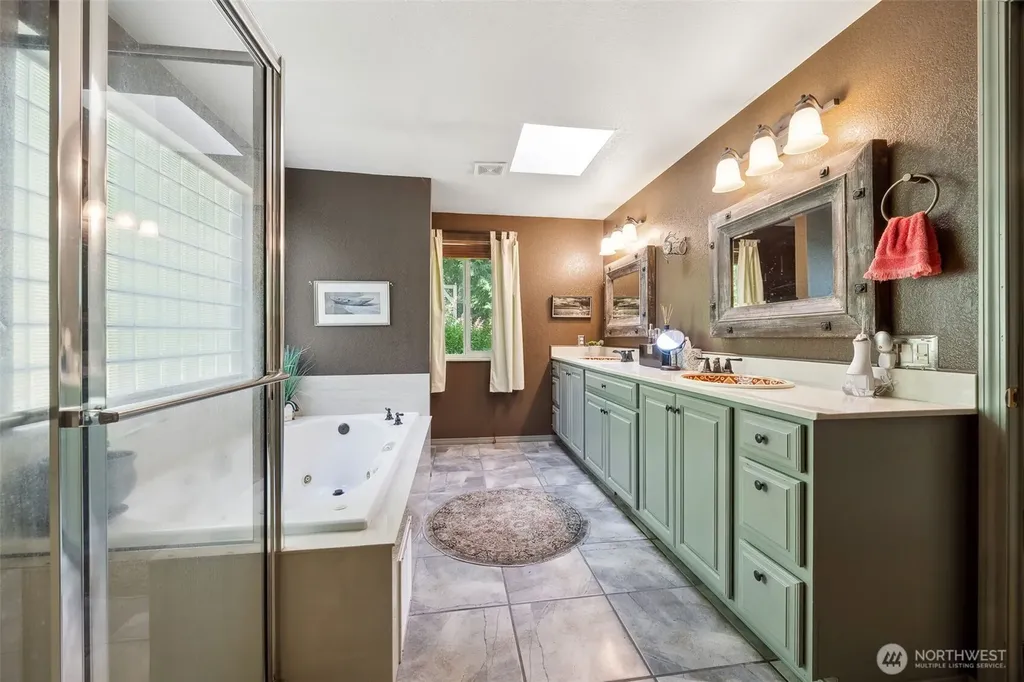 54611 E 278th Avenue Ashford WA 98304