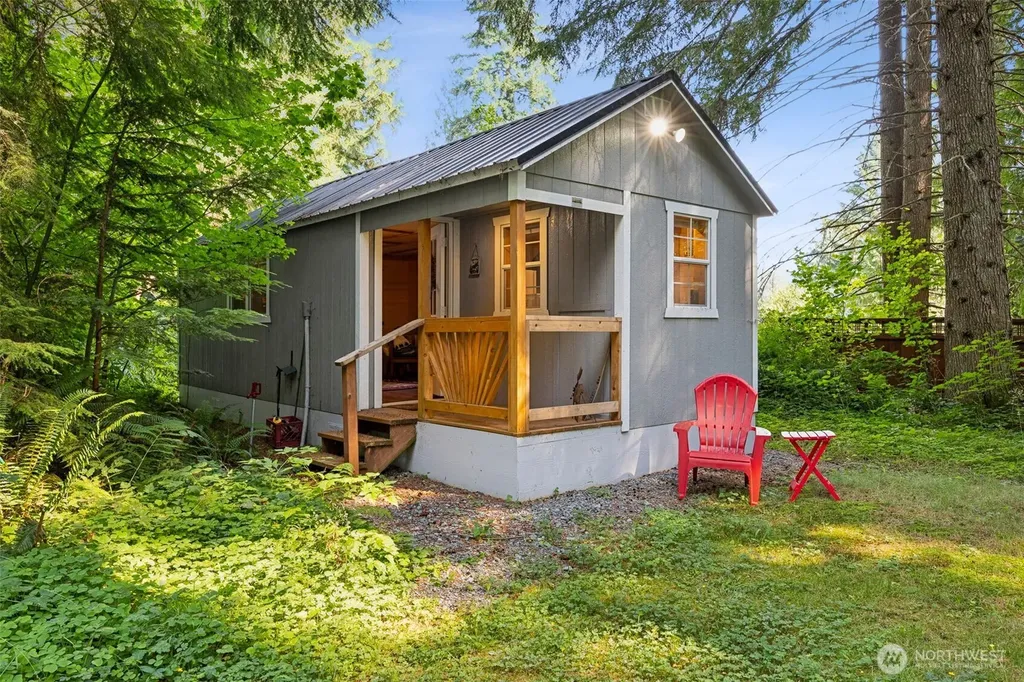 54611 E 278th Avenue Ashford WA 98304
