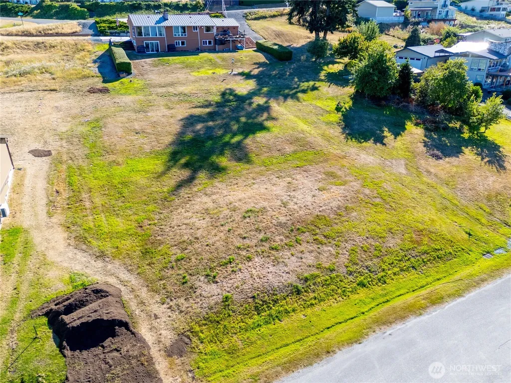 4 E Maplewood Loop Oak Harbor WA 98277
