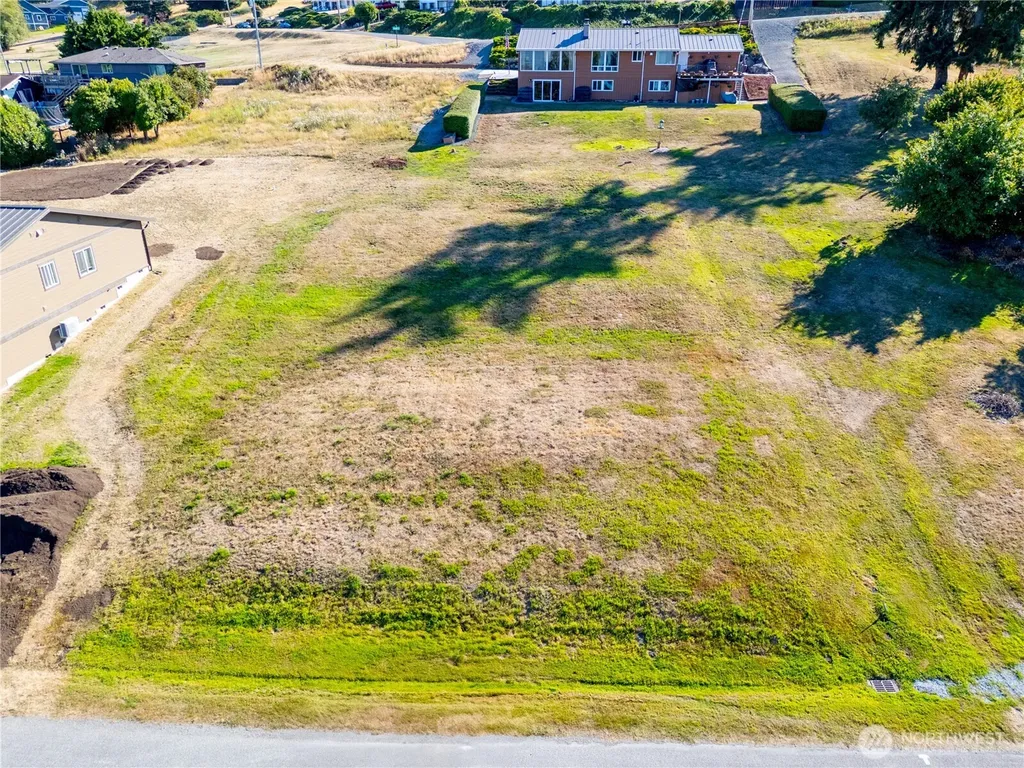4 E Maplewood Loop Oak Harbor WA 98277