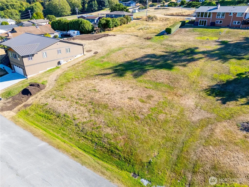 4 E Maplewood Loop Oak Harbor WA 98277