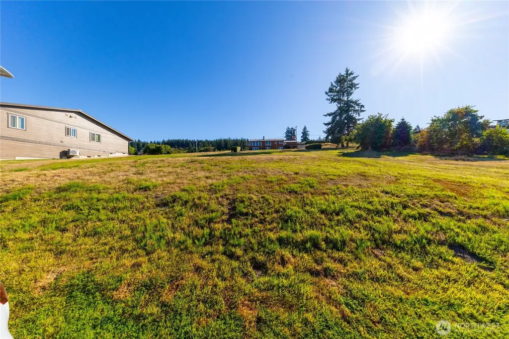 4 E Maplewood Loop Oak Harbor WA 98277