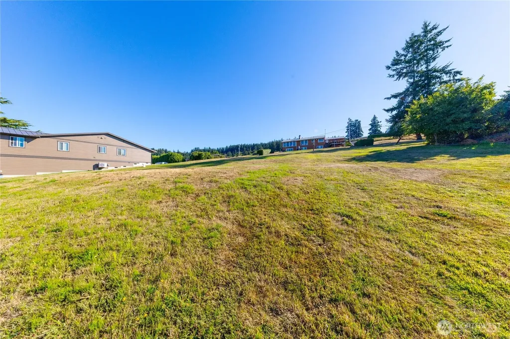 4 E Maplewood Loop Oak Harbor WA 98277