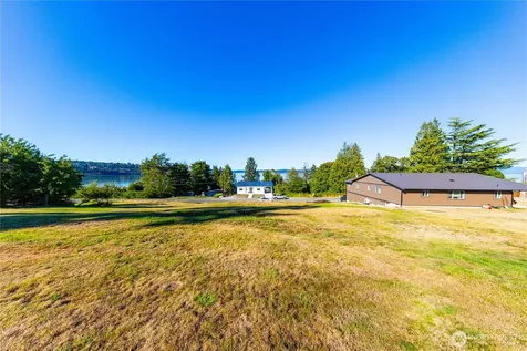 4 E Maplewood Loop Oak Harbor WA 98277