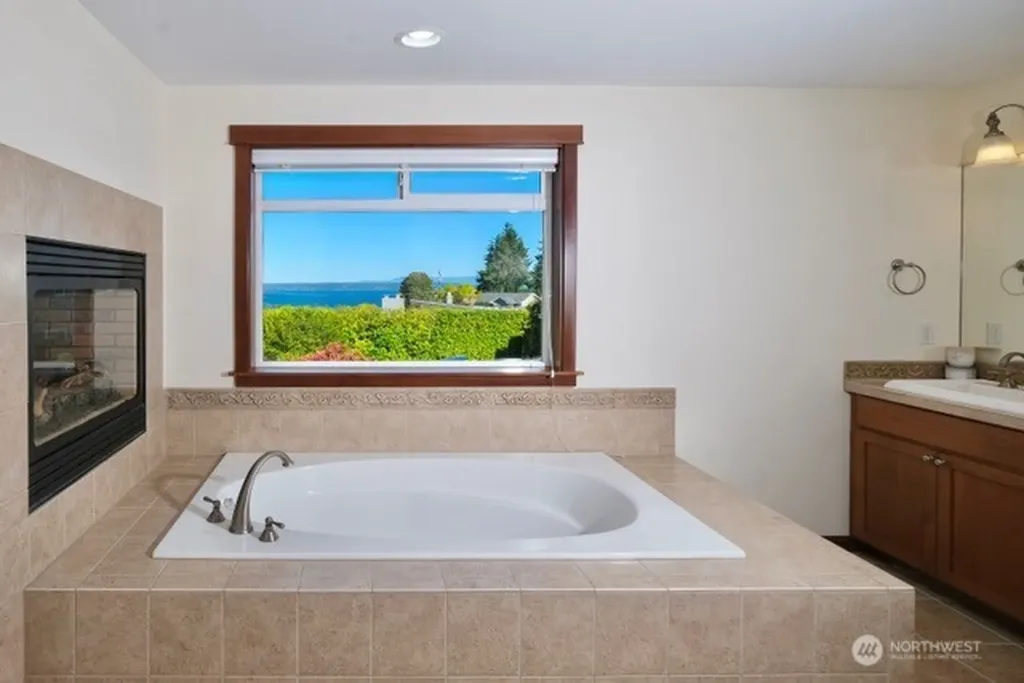 2126 W Mukilteo Boulevard Everett WA 98203