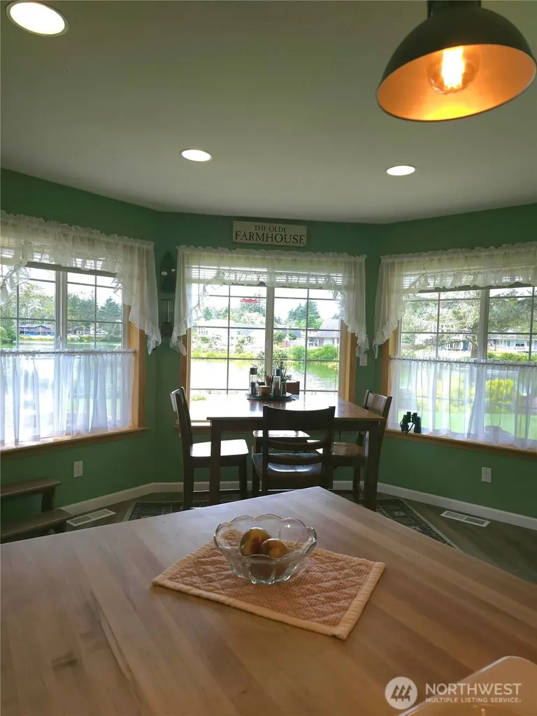 363 SE Eagle Nest Court Ocean Shores WA 98569