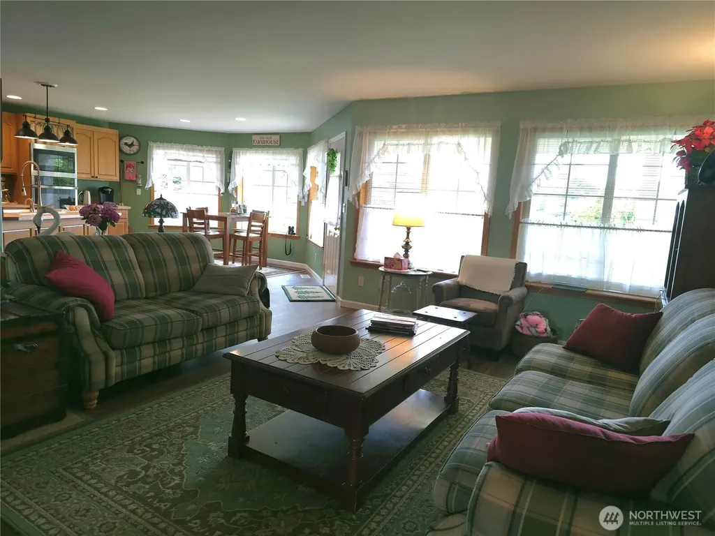 363 SE Eagle Nest Court Ocean Shores WA 98569