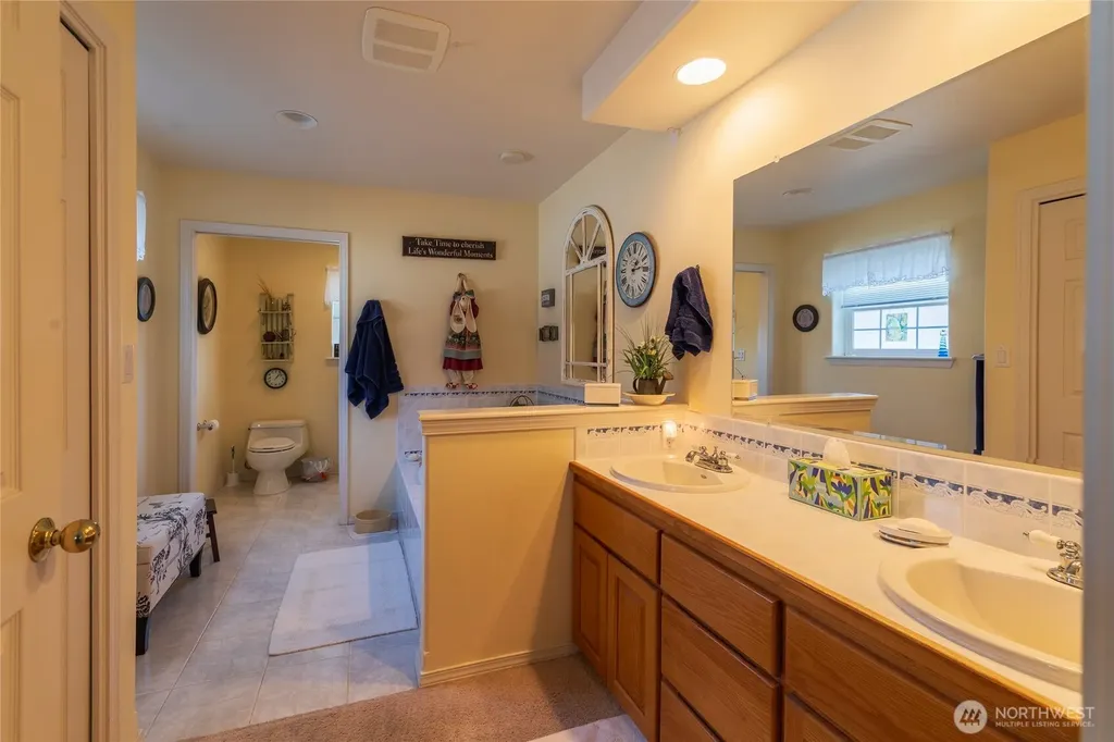 363 SE Eagle Nest Court Ocean Shores WA 98569