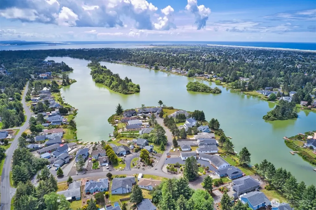363 SE Eagle Nest Court Ocean Shores WA 98569