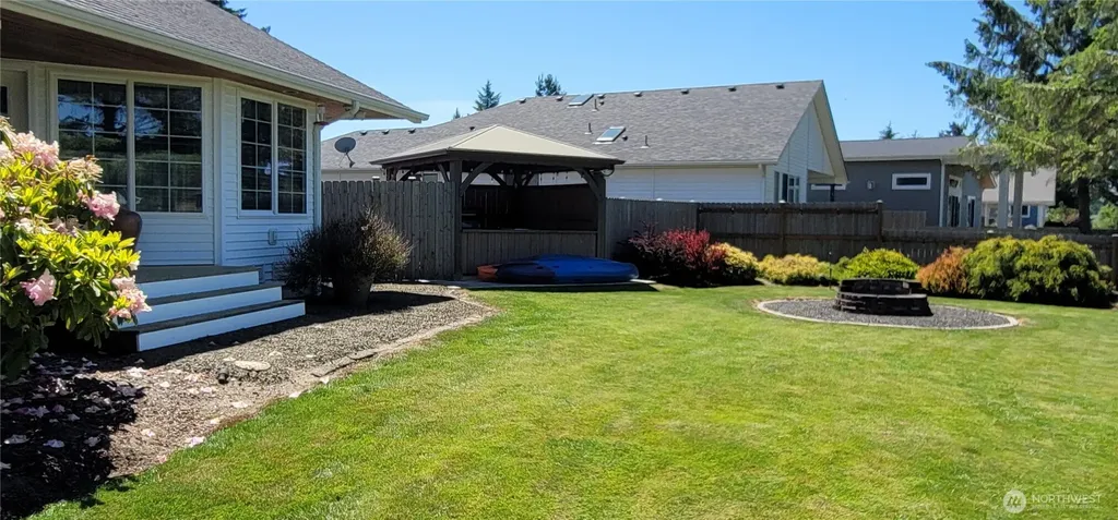 363 SE Eagle Nest Court Ocean Shores WA 98569