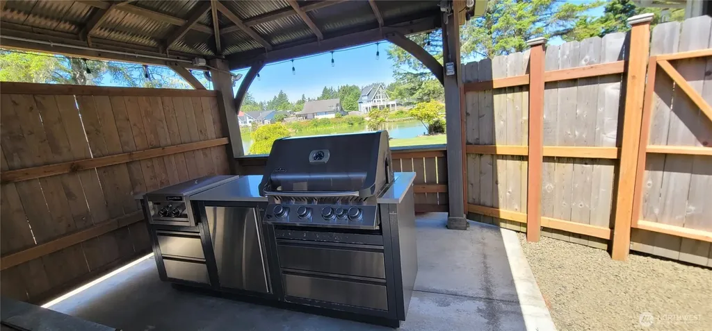 363 SE Eagle Nest Court Ocean Shores WA 98569