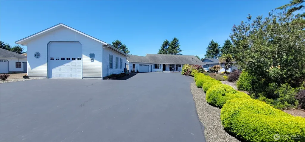 363 SE Eagle Nest Court Ocean Shores WA 98569