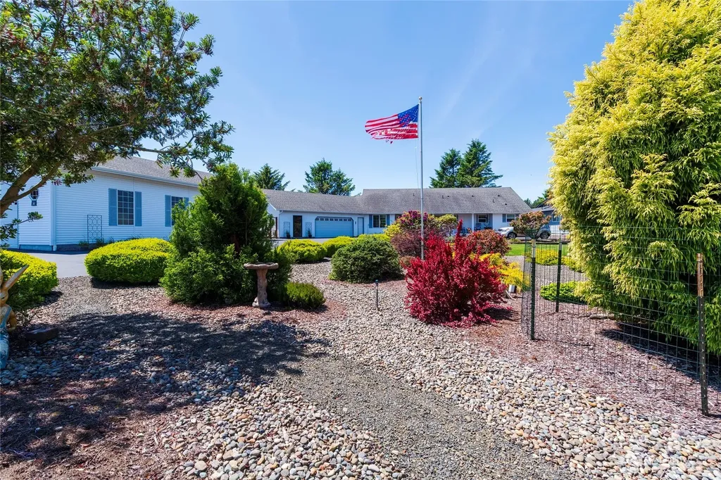 363 SE Eagle Nest Court Ocean Shores WA 98569