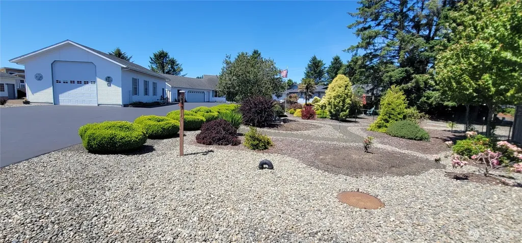 363 SE Eagle Nest Court Ocean Shores WA 98569