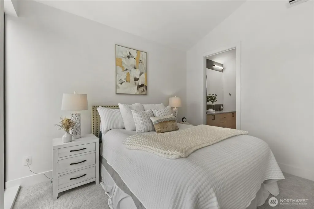 128 24th Avenue Seattle WA 98122