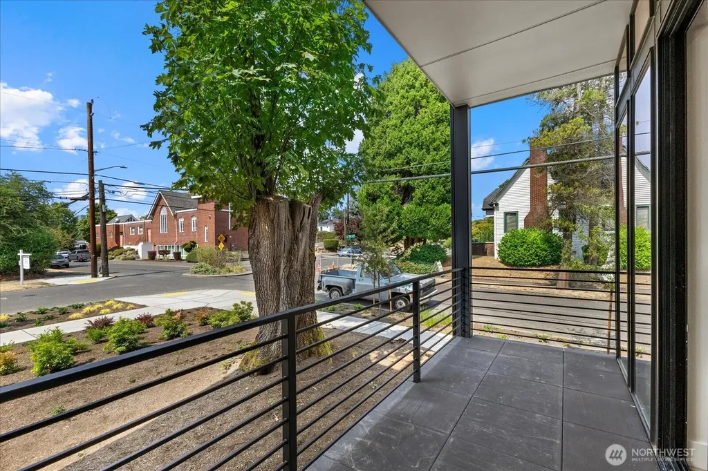 128 24th Avenue Seattle WA 98122