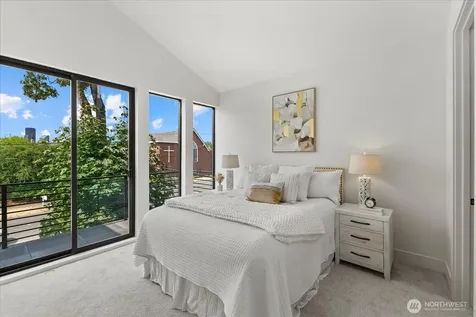 128 24th Avenue Seattle WA 98122