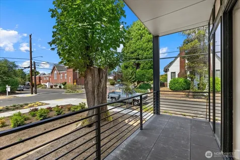 128 24th Avenue Seattle WA 98122