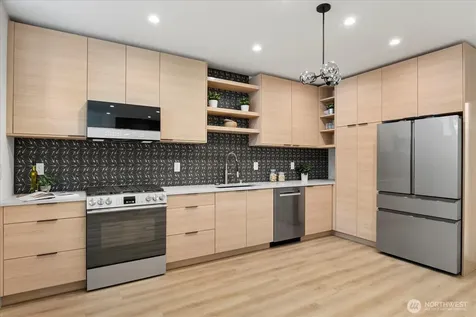128 24th Avenue Seattle WA 98122