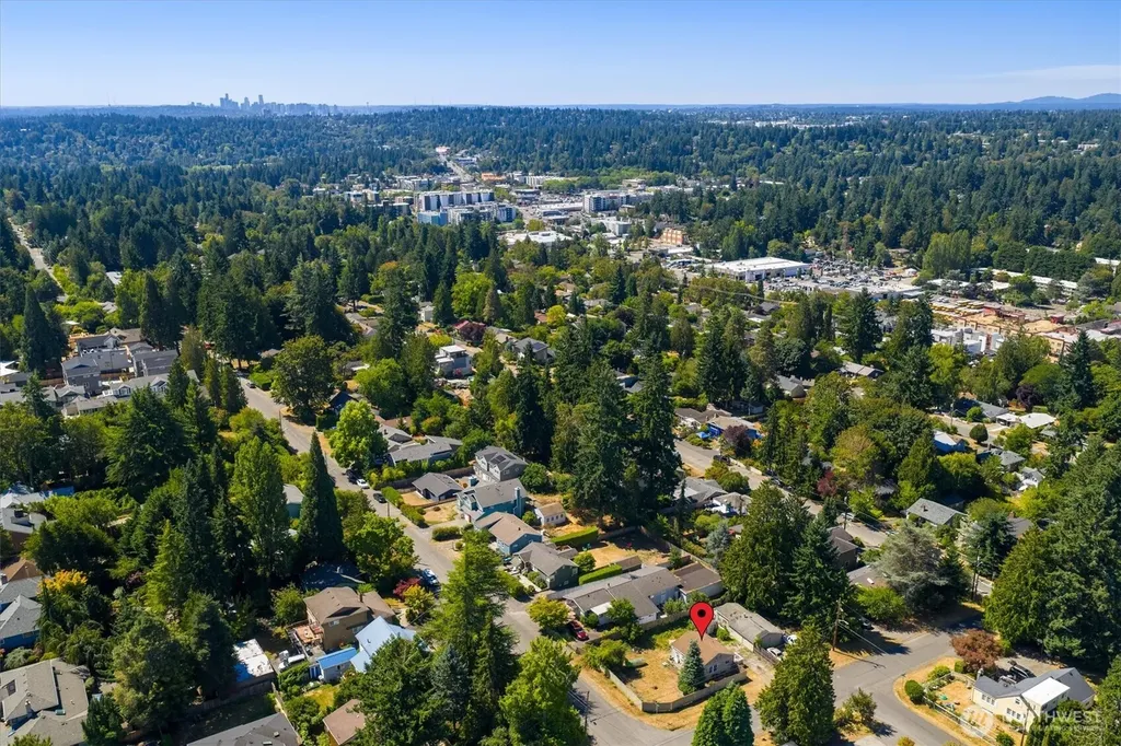 13757 39th Avenue NE Seattle WA 98125